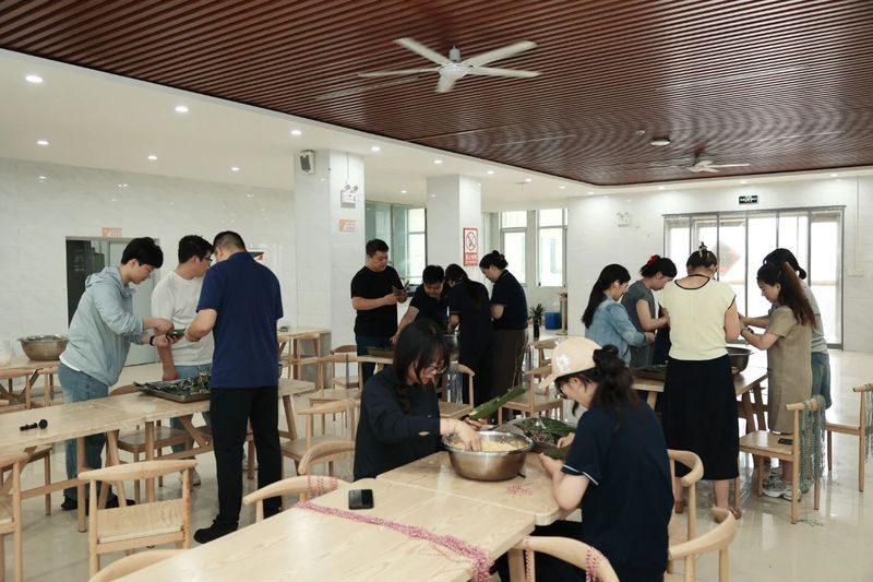 粽情端午，共筑企心 | 卓一牧业祝大家端午安康！